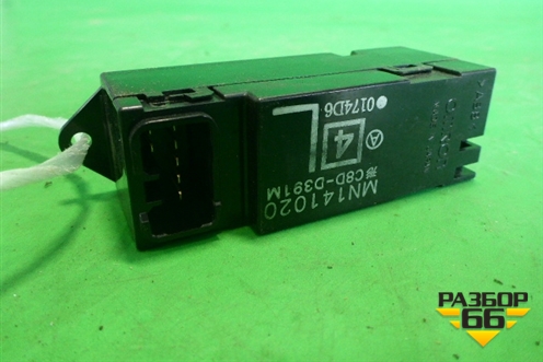 Кнопка стеклоподъёмника (задняя левая) (MN141020) для Mitsubishi Colt с 2004г