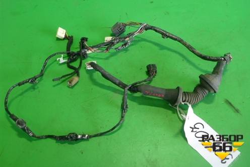 Проводка двери передней левой (MN1080166) для Mitsubishi Colt с 2004г