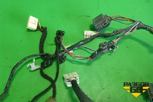 Проводка двери передней левой (MN1080166) для Mitsubishi Colt с 2004г