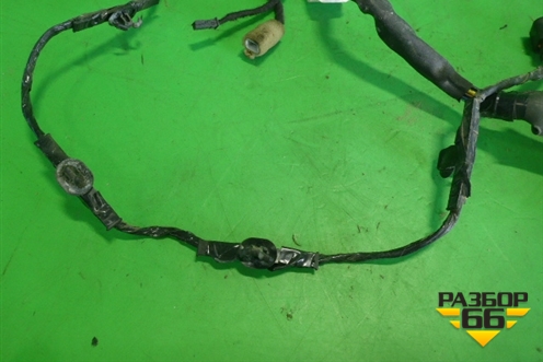 Проводка двери передней левой (MN1080166) для Mitsubishi Colt с 2004г