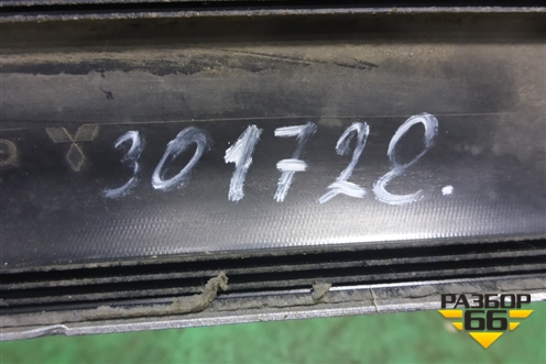 Накладка двери задней левой (MR957275ZZ) для Mitsubishi Colt с 2004г