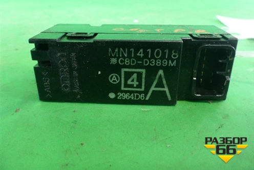 Кнопка стеклоподъёмника (передняя правая) (MR141018) для Mitsubishi Colt с 2004г