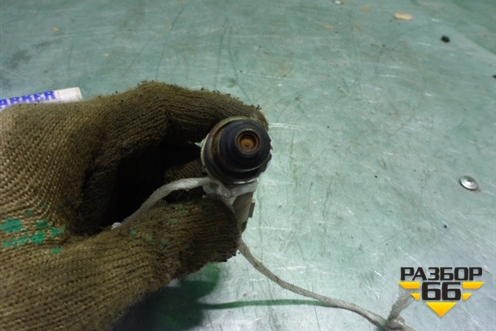 Форсунка инжекторная электрическая (1.5л 135950) (MR988977) для Mitsubishi Colt с 2004г