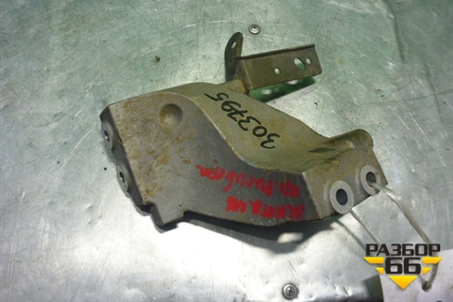 Кронштейн впускного коллектора (1.5л QG15DE) для Nissan Almera N16 с 2000-2006г
