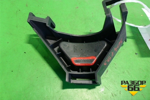 Кронштейн ПТФ правый (новый) (6M5Y17B783AA) для Ford Focus 3 с 2011г