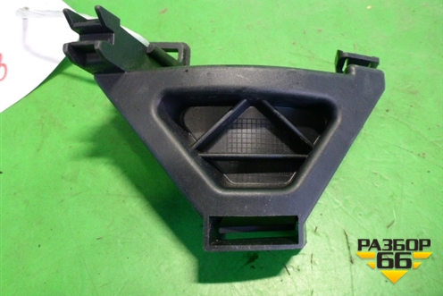 Кронштейн ПТФ правый (новый) (6M5Y17B783AA) для Ford Focus 3 с 2011г
