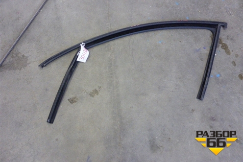 Уплотнитель стекла двери передней левой (3T0837431E) для Skoda Superb с 2008-2015г