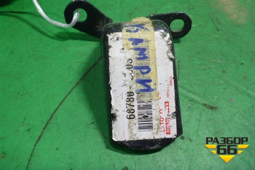 Петля двери задней левой нижняя (новая) (6878033030) для Toyota Camry CV3 с 2001-2006г