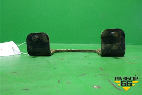 Кронштейн глушителя (правый верхний) для Hyundai HD-500 с 2010г