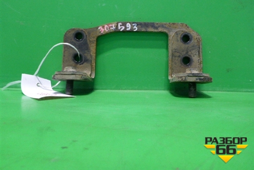 Кронштейн глушителя (правый верхний) для Hyundai HD-500 с 2010г