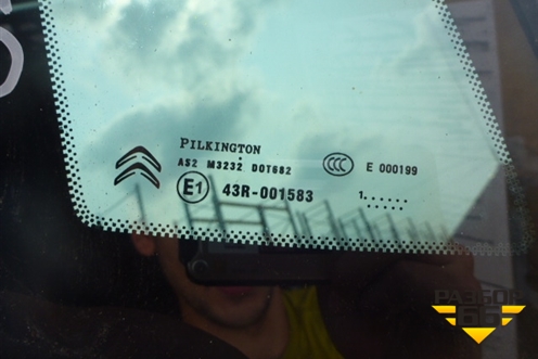 Стекло глухое левое для Citroen C4 с 2010-2022г