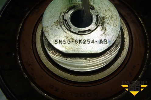 Ролик натяжитель ремня ГРМ (1.4л FXJA) (5M5G6K254AB) для Ford Fiesta с 2001-2008г