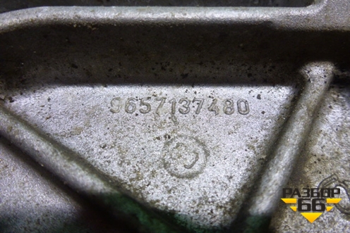 Кронштейн компрессора кондиционера (9657137480) для Citroen C4 с 2005-2011г