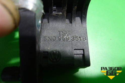 Датчик AIR BAG (задний правый) (5N0959351B) для Volkswagen Passat-CC с 2008г
