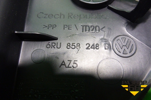 Накладка на торпедо (боковая правая) (6RU858248D) для Volkswagen Polo (седан) с 2010г