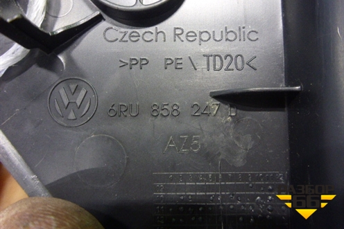 Накладка на торпедо (боковая левая) (6RU858247D) для Volkswagen Polo (седан) с 2010г