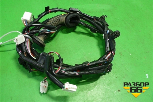 Проводка двери багажника (8512B823) для Mitsubishi Outlander с 2012-2024г