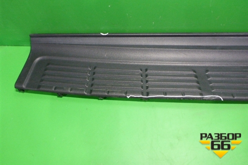 Накладка заднего бампера (до 2012г) (5216260040) для Toyota Land Cruiser (200) с 2008г