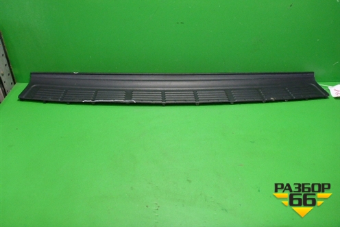 Накладка заднего бампера (до 2012г) (5216260040) для Toyota Land Cruiser (200) с 2008г