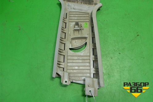 Обшивка стойки центральная верхняя правая (1P0867244) для Seat Leon с 2005-2013г