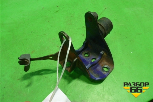 Кронштейн КПП задний (1.6л РКПП) для Toyota Auris с 2006-2012г