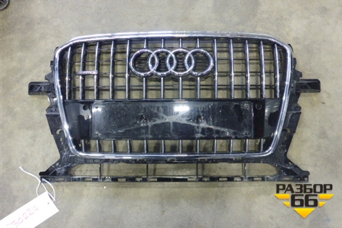 Решетка радиатора (после 2012г под парктроник) (8R0853651R) для Audi Q5 c 2008-2017г