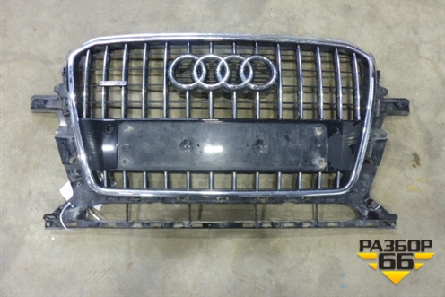 Решетка радиатора (после 2012г под парктроник) (8R0853651R) для Audi Q5 c 2008-2017г