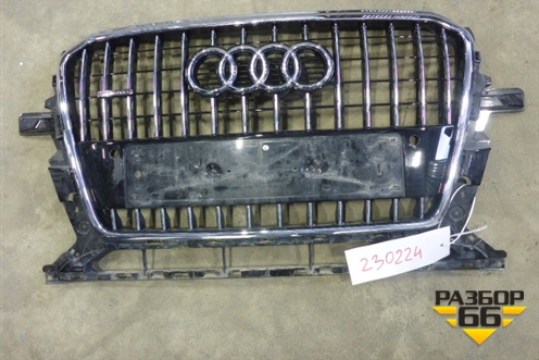 Решетка радиатора (после 2012г под парктроник) (8R0853651R) для Audi Q5 c 2008-2017г