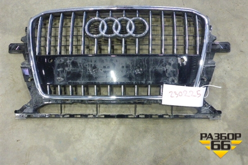 Решетка радиатора (после 2012г под парктроник) (8R0853651R) для Audi Q5 c 2008-2017г
