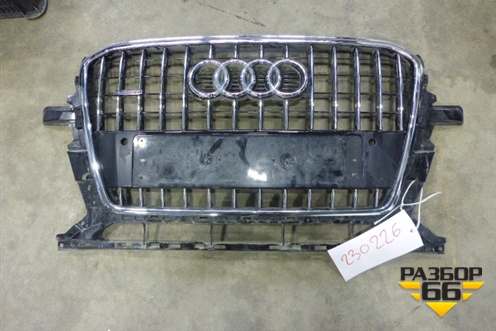 Решетка радиатора (после 2012г под парктроник) (8R0853651R) для Audi Q5 c 2008-2017г