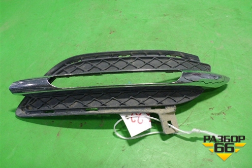 Накладка ПТФ правая (A2468850722) для Mercedes Benz B-Klass W246 с 2012г