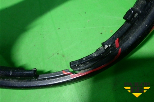 Накладка на решетку радиатора (1K0853653) для Volkswagen Golf V с 2003-2009г