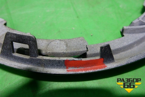 Накладка на решетку радиатора (1K0853653) для Volkswagen Golf V с 2003-2009г
