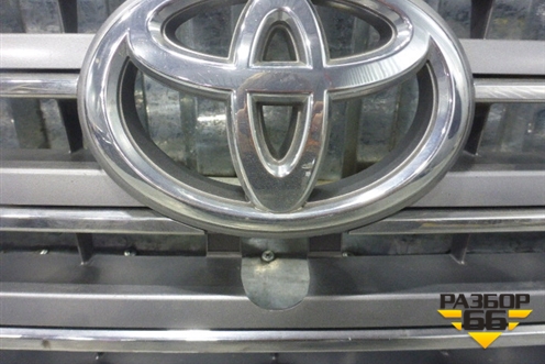 Решетка радиатора (после 2012г до 2015г под камеру) (5311460110) для Toyota Land Cruiser (200) с 2008г