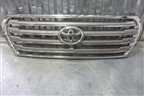 Решетка радиатора (после 2012г до 2015г под камеру) (5311460110) для Toyota Land Cruiser (200) с 2008г