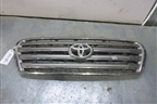 Решетка радиатора (после 2012г до 2015г не под камеру) (5311460110) для Toyota Land Cruiser (200) с 2008г