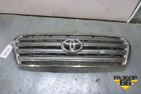 Решетка радиатора (после 2012г до 2015г не под камеру) (5311460110) для Toyota Land Cruiser (200) с 2008г