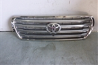 Решетка радиатора (после 2012г до 2015г под камеру) (5311460110) для Toyota Land Cruiser (200) с 2008г