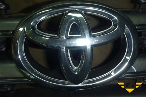 Решетка радиатора (до 2012г не под камеру) (5310160580) для Toyota Land Cruiser (200) с 2008г