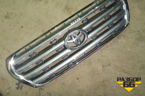 Решетка радиатора (до 2012г не под камеру) (5310160580) для Toyota Land Cruiser (200) с 2008г