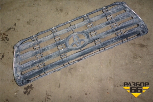 Решетка радиатора (до 2012г не под камеру) (5310160580) для Toyota Land Cruiser (200) с 2008г