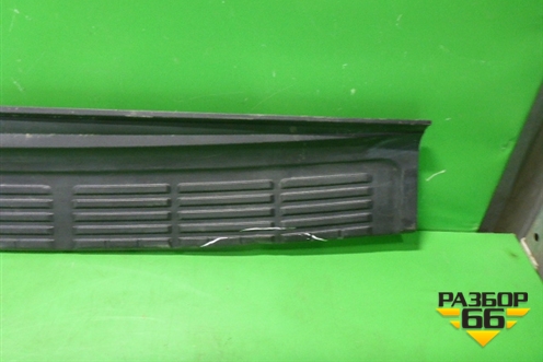 Накладка заднего бампера (до 2012г) (5216260040) для Toyota Land Cruiser (200) с 2008г