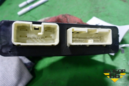 Блок электронный (8922248040) для Lexus RX 300/330/350 с 2003-2009г
