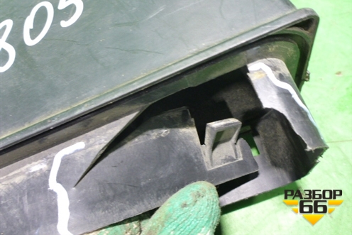 Клапан вентиляционный (правый) для Land Rover Range Rover 3 с 2002-2012г