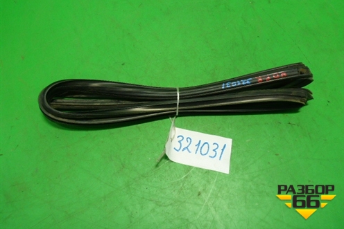 Уплотнитель стекла двери передней правой для Honda Civic 4D с 2006-2012г