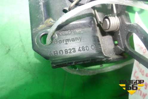 Крюк замка капота (4B0823480C) для Audi A6 (C5) с 1997-2005г