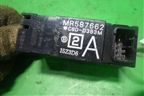 Кнопка стеклоподъёмника (предняя правая) (MR587662) для Mitsubishi Colt с 2004г