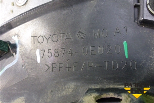 Накладка заднего крыла левого (758740E020) для Toyota Highlander с 2013-2021г