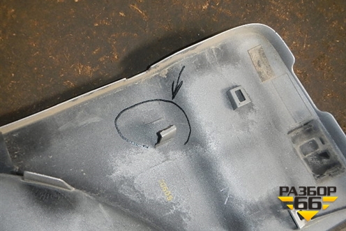 Накладка двери багажника нижняя правая (7680542010) для Toyota Rav-4 с 2006-2013г