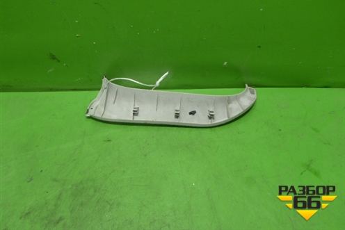 Обшивка двери багажника (правая) (909029U000) для Nissan Note (Е11) с 2005-2013г